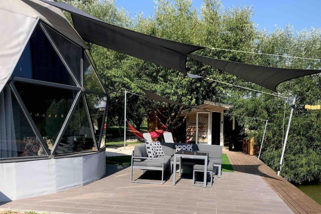 Domeglamping At Fishinglake Sagvar Exterior photo